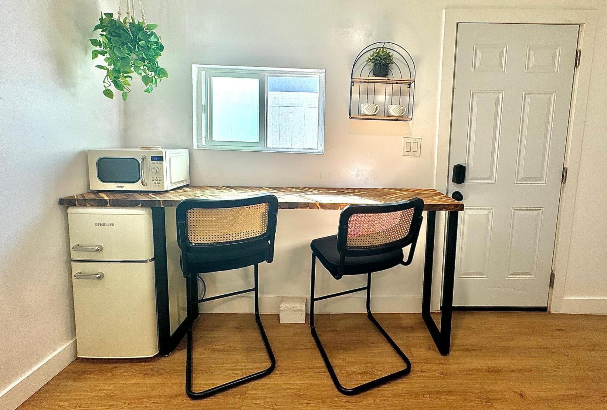 *golden Getaway* 5 Beds / 8 Minutes To Downtown